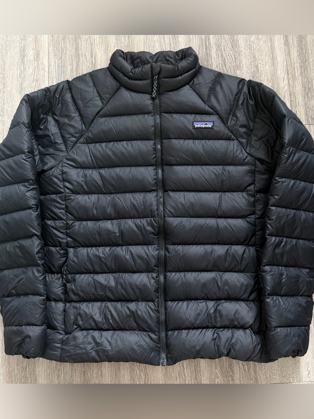 LikeNEW 2025 Patagonia Down Sweater Womens Small / Medium Black Puffer Jacket